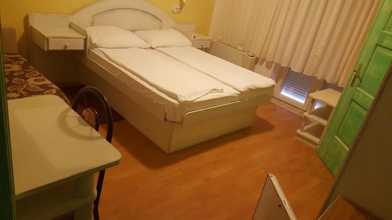Ferienwohnung Pansion Dragica Rab Town Exterior foto