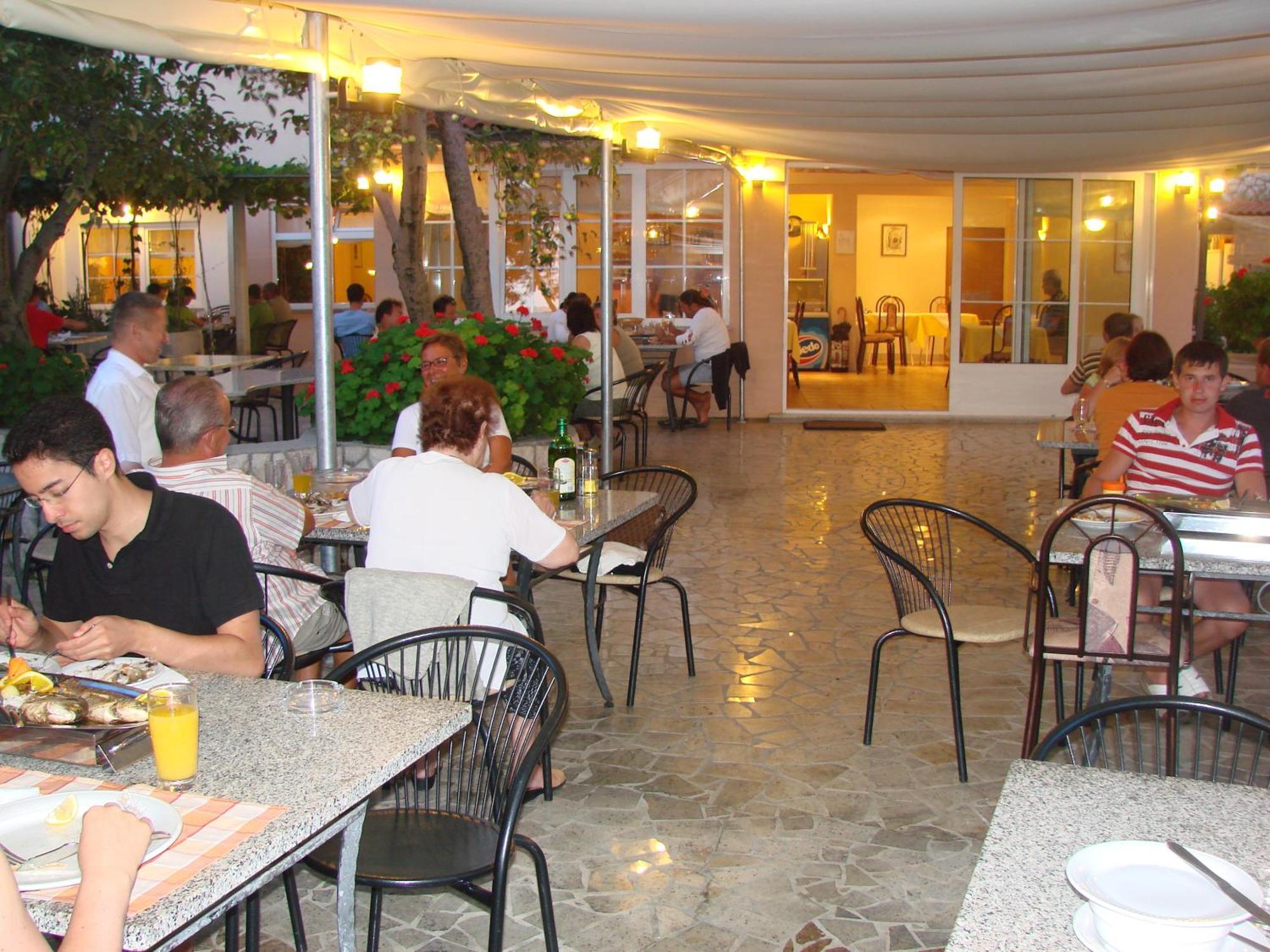 Ferienwohnung Pansion Dragica Rab Town Exterior foto